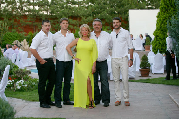 Журка поводом пунолетства Виктора Живојиновића